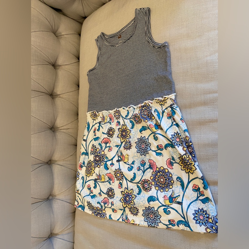 Tea collection size 8 great condition